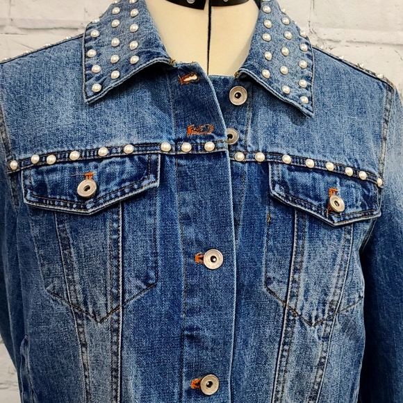 Bagatelle Pearl Embellished Denim Trucker Jean Jacket In Blue - NWT - Picture 9 of 17